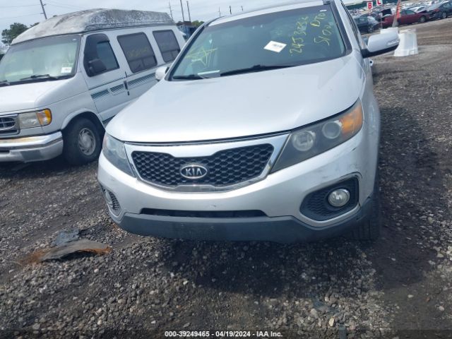 Photo 5 VIN: 5XYKUDA27BG027505 - KIA SORENTO 