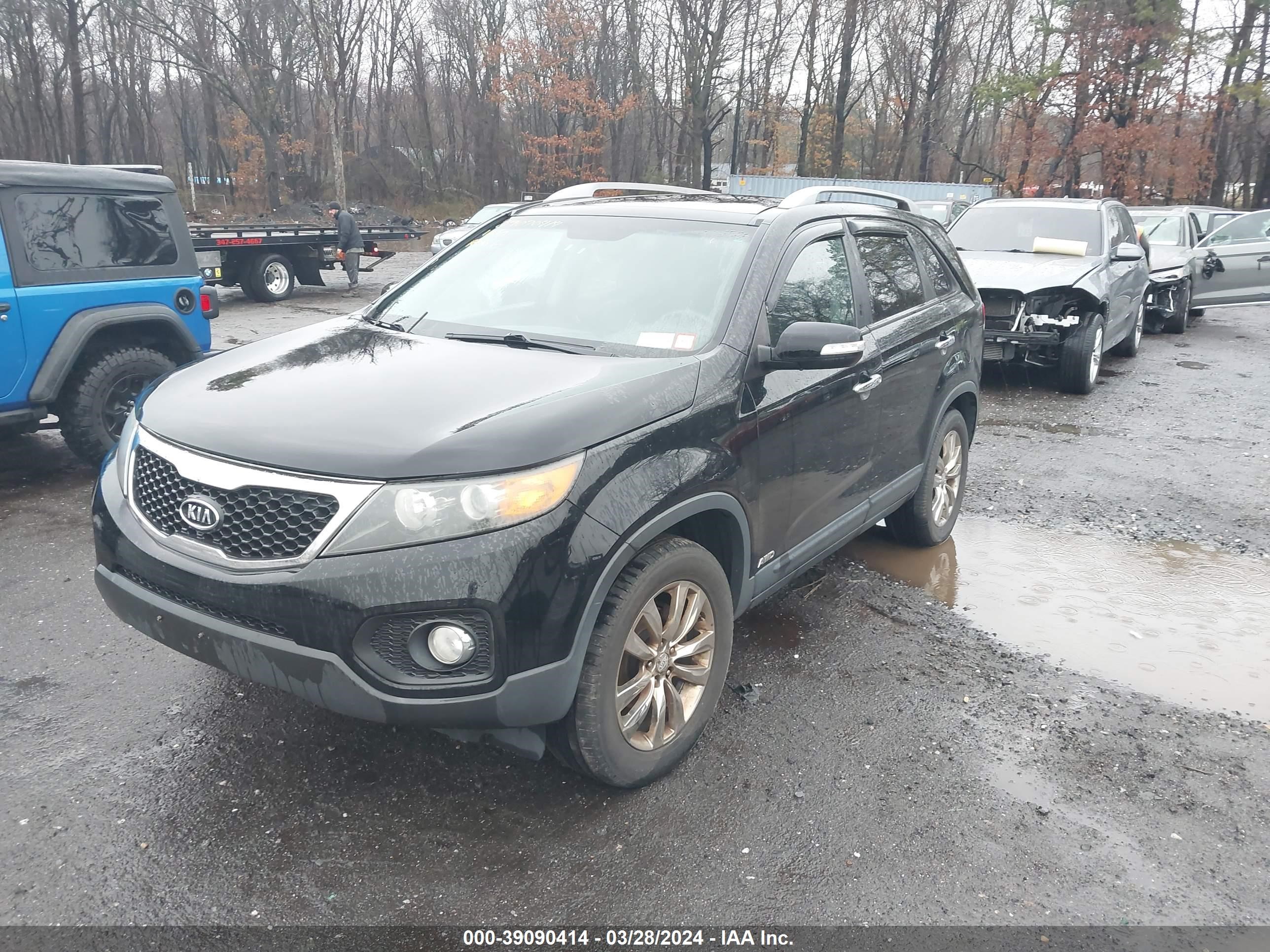 Photo 1 VIN: 5XYKUDA28BG090841 - KIA SORENTO 