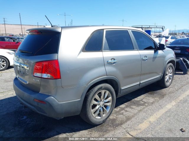 Photo 3 VIN: 5XYKUDA29BG018918 - KIA SORENTO 