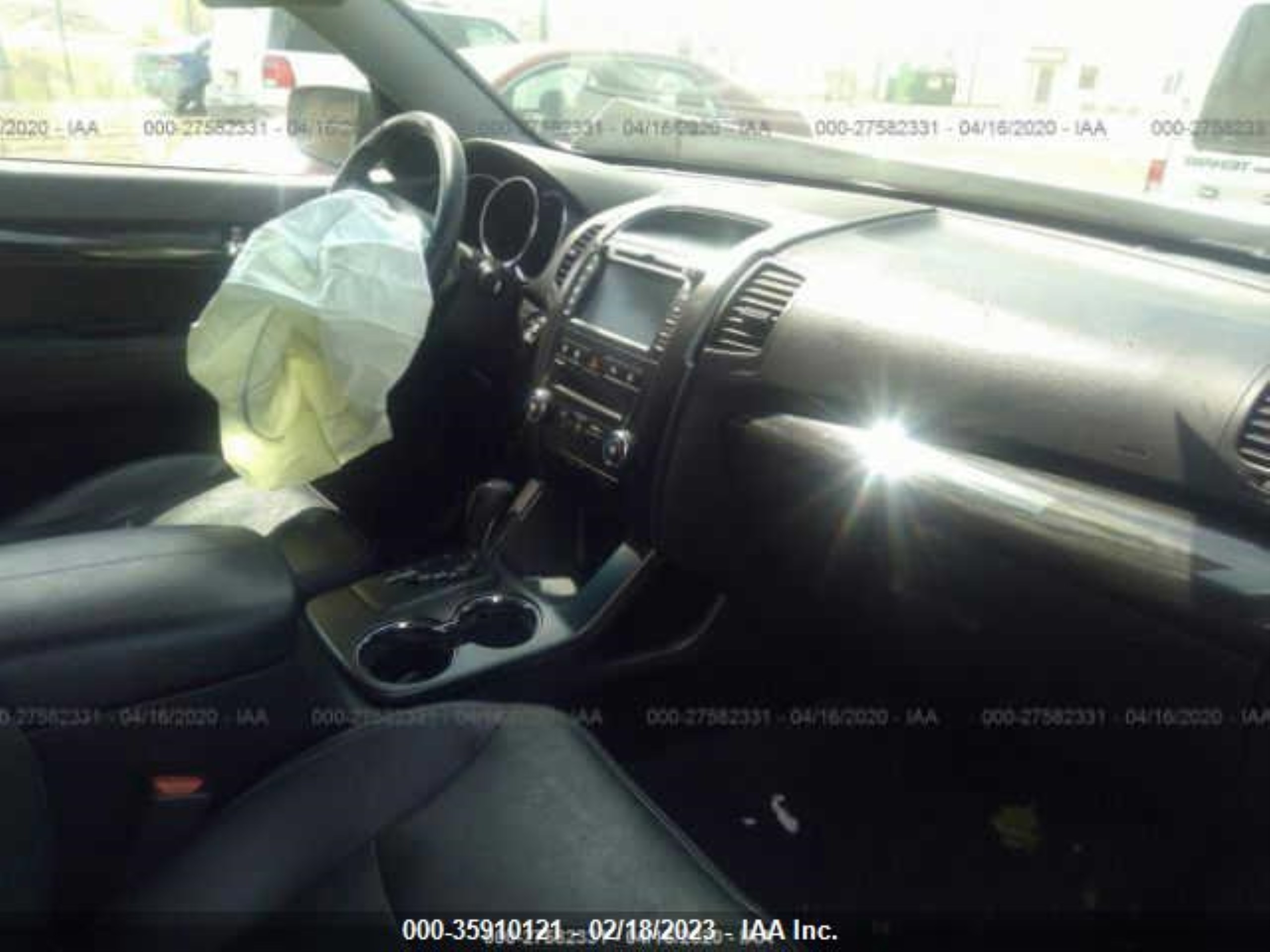 Photo 4 VIN: 5XYKUDA29BG030096 - KIA SORENTO 