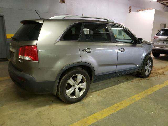 Photo 2 VIN: 5XYKUDA29CG268600 - KIA SORENTO 