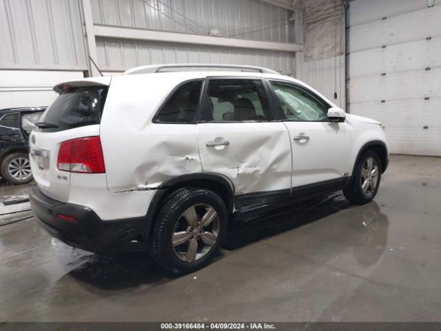 Photo 3 VIN: 5XYKUDA29DG387975 - KIA SORENTO 