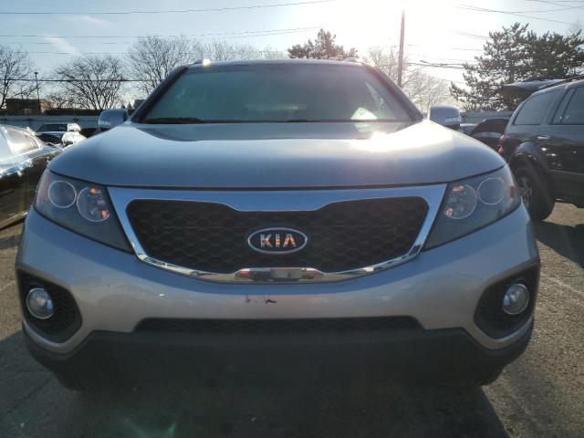 Photo 4 VIN: 5XYKUDA64DG360332 - KIA SORENTO 