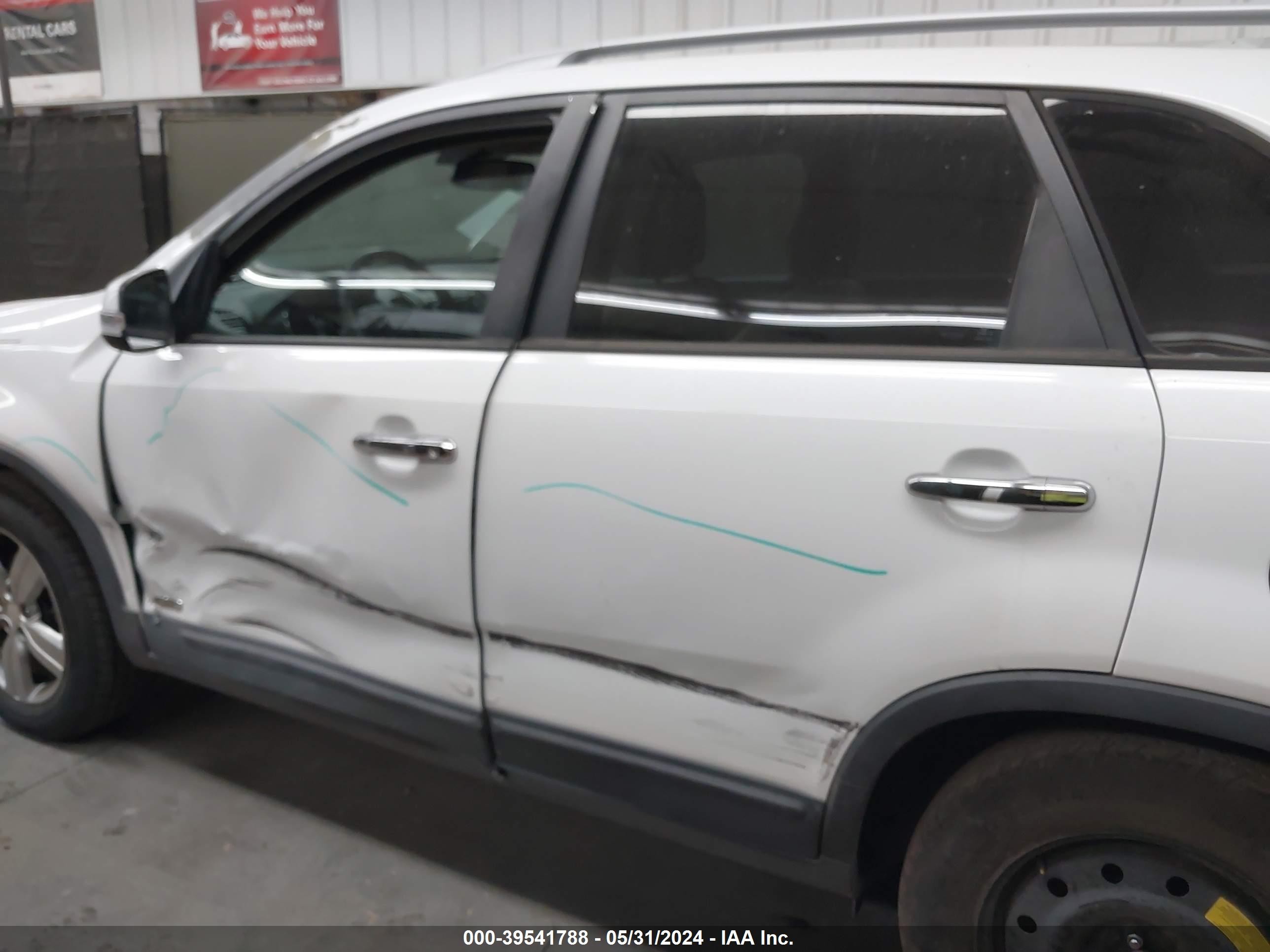 Photo 13 VIN: 5XYKUDA67DG366013 - KIA SORENTO 