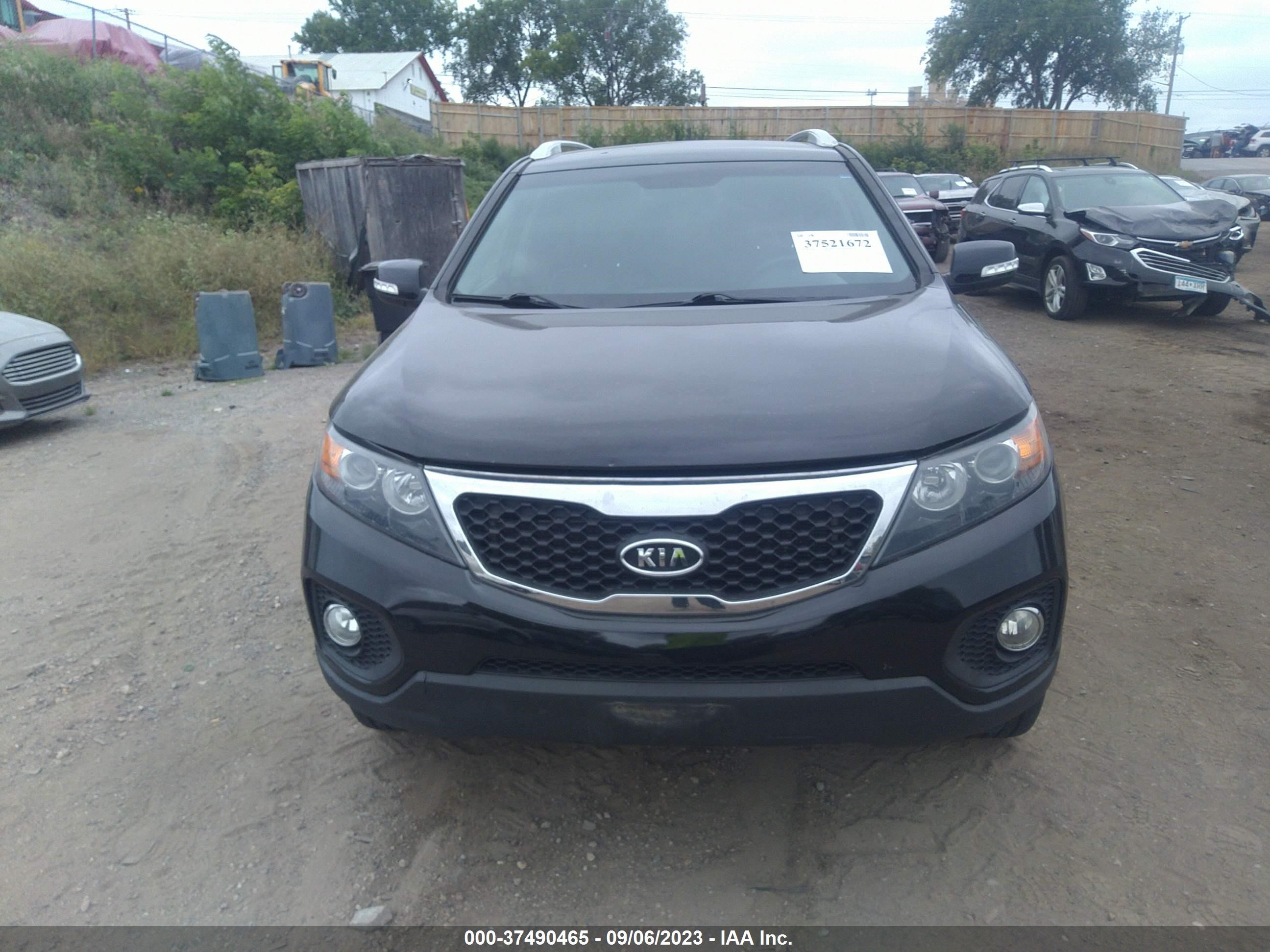 Photo 11 VIN: 5XYKUDA6XCG244048 - KIA SORENTO 