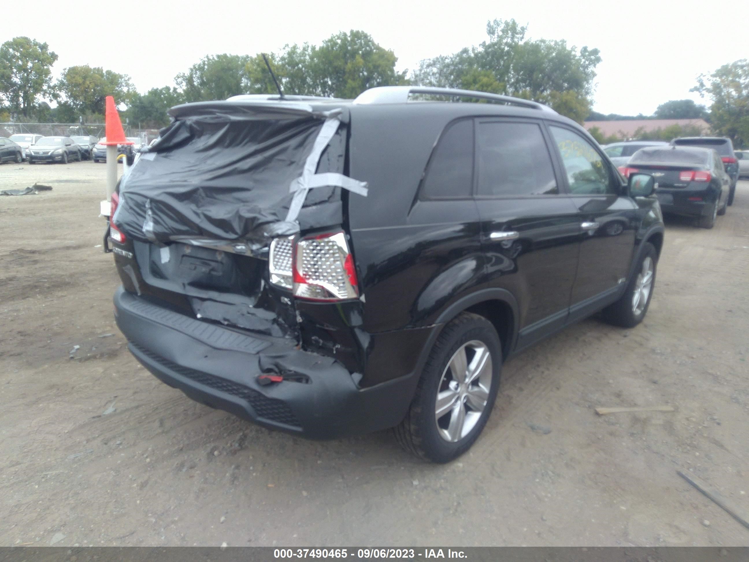 Photo 5 VIN: 5XYKUDA6XCG244048 - KIA SORENTO 