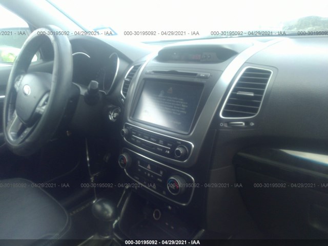 Photo 4 VIN: 5XYKUDA74EG490685 - KIA SORENTO 