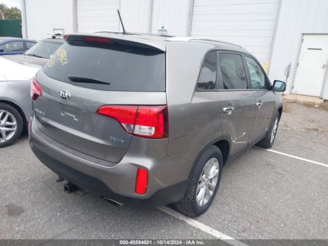 Photo 3 VIN: 5XYKUDA74FG617727 - KIA SORENTO 