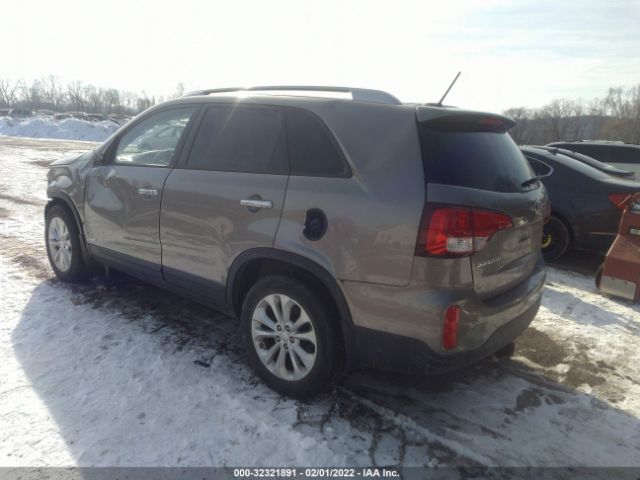 Photo 2 VIN: 5XYKUDA74FG655832 - KIA SORENTO 