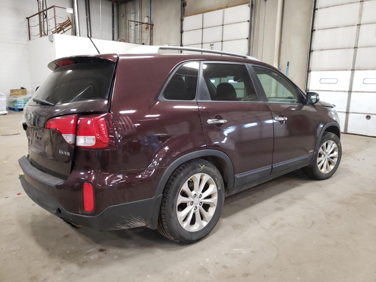 Photo 2 VIN: 5XYKUDA76FG599330 - KIA SORENTO 