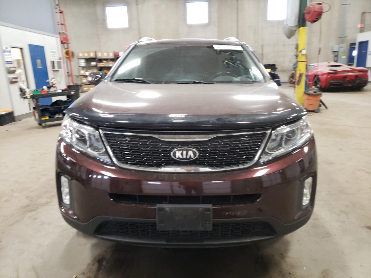 Photo 4 VIN: 5XYKUDA76FG599330 - KIA SORENTO 