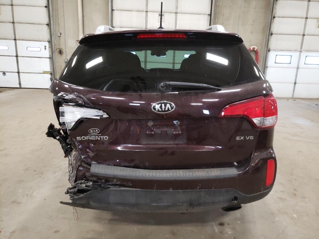 Photo 5 VIN: 5XYKUDA76FG599330 - KIA SORENTO 