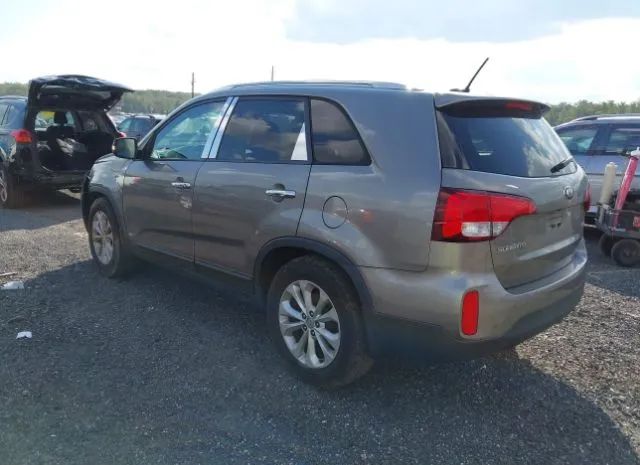 Photo 2 VIN: 5XYKUDA78FG624664 - KIA SORENTO 