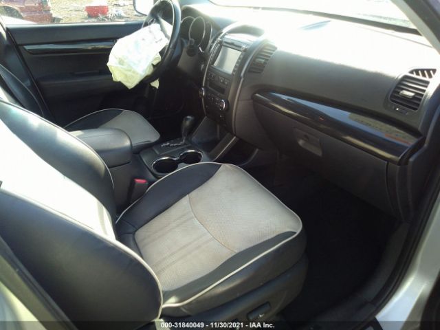 Photo 4 VIN: 5XYKW4A21DG326310 - KIA SORENTO 