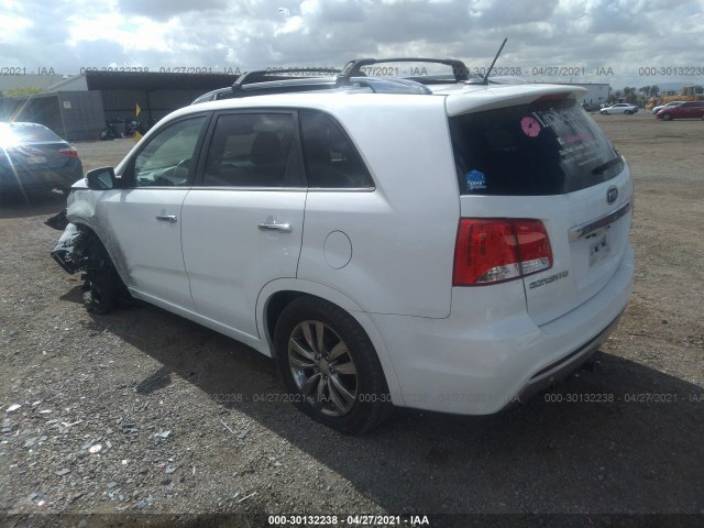 Photo 2 VIN: 5XYKW4A22BG138229 - KIA SORENTO 