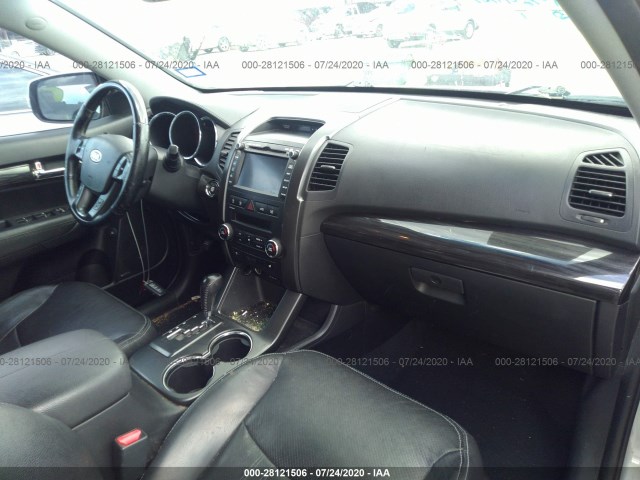 Photo 4 VIN: 5XYKW4A23CG282003 - KIA SORENTO 