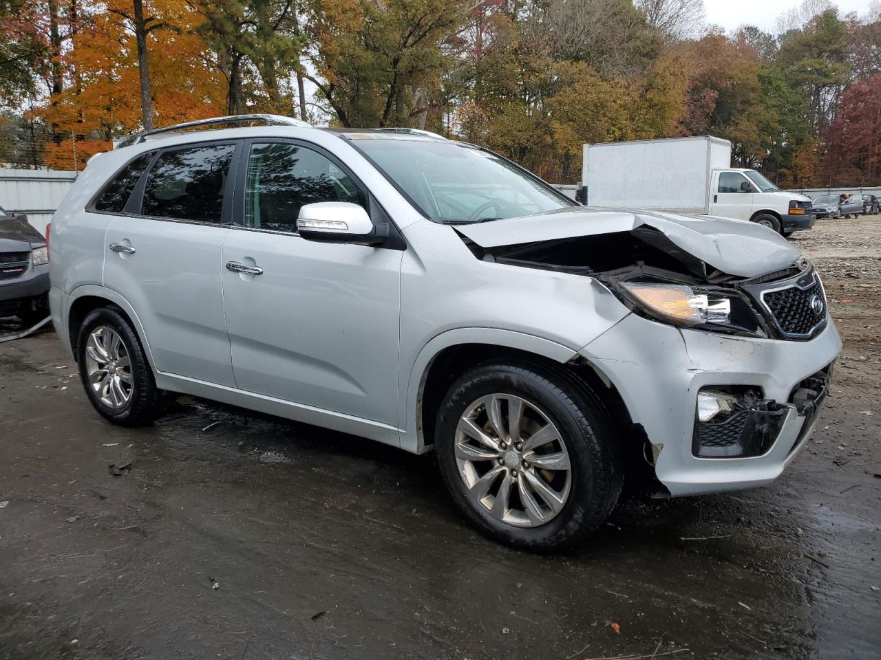 Photo 3 VIN: 5XYKW4A23DG380000 - KIA SORENTO 