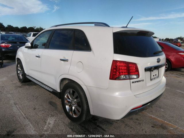 Photo 2 VIN: 5XYKW4A25DG354353 - KIA SORENTO 