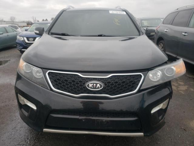 Photo 4 VIN: 5XYKW4A25DG385215 - KIA SORENTO SX 