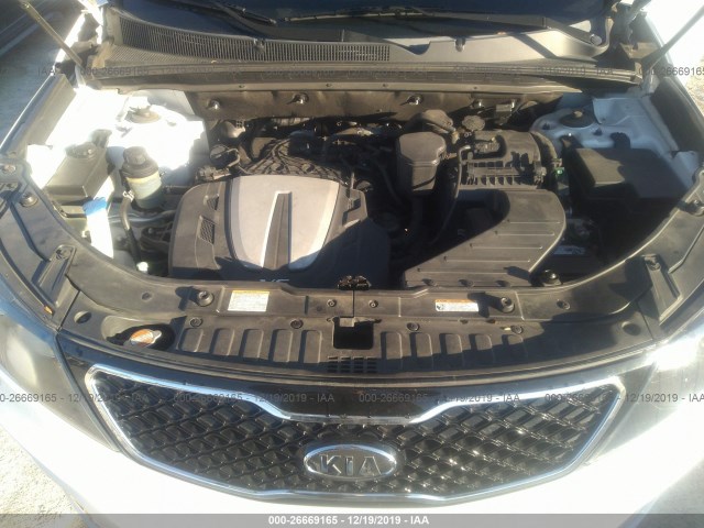 Photo 9 VIN: 5XYKW4A26CG304902 - KIA SORENTO 