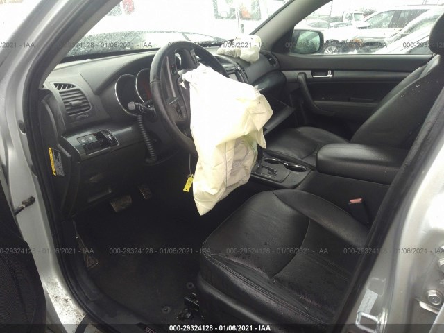 Photo 4 VIN: 5XYKW4A27BG133303 - KIA SORENTO 