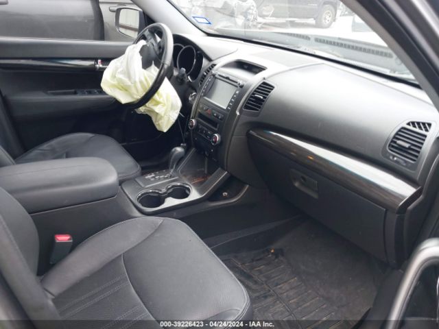 Photo 4 VIN: 5XYKW4A27DG369887 - KIA SORENTO 