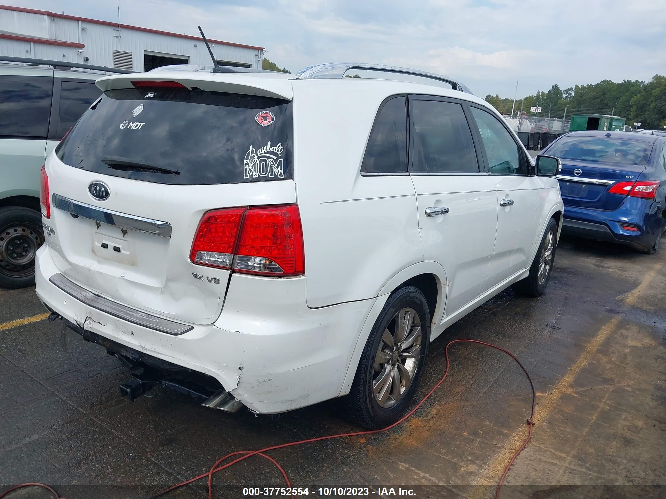 Photo 3 VIN: 5XYKW4A28CG231516 - KIA SORENTO 