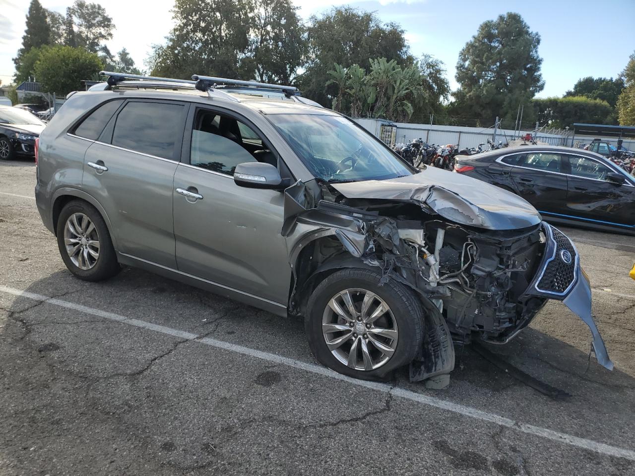 Photo 3 VIN: 5XYKW4A28DG381210 - KIA SORENTO 