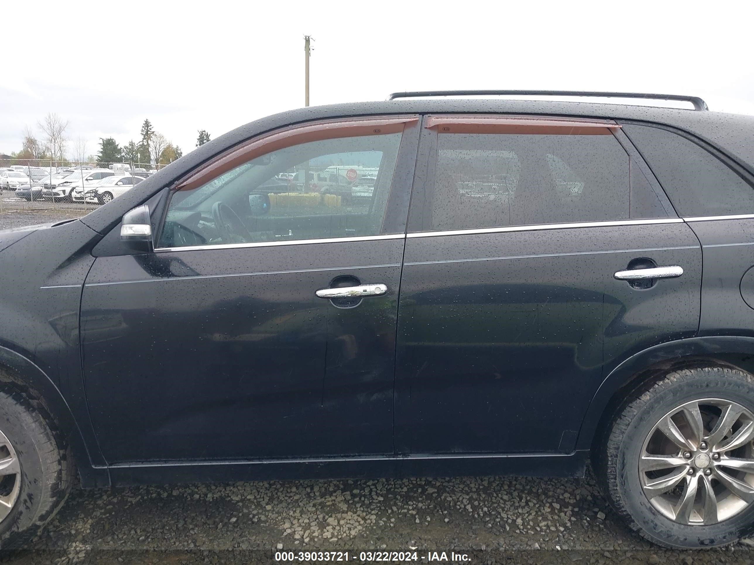 Photo 14 VIN: 5XYKW4A29BG121637 - KIA SORENTO 