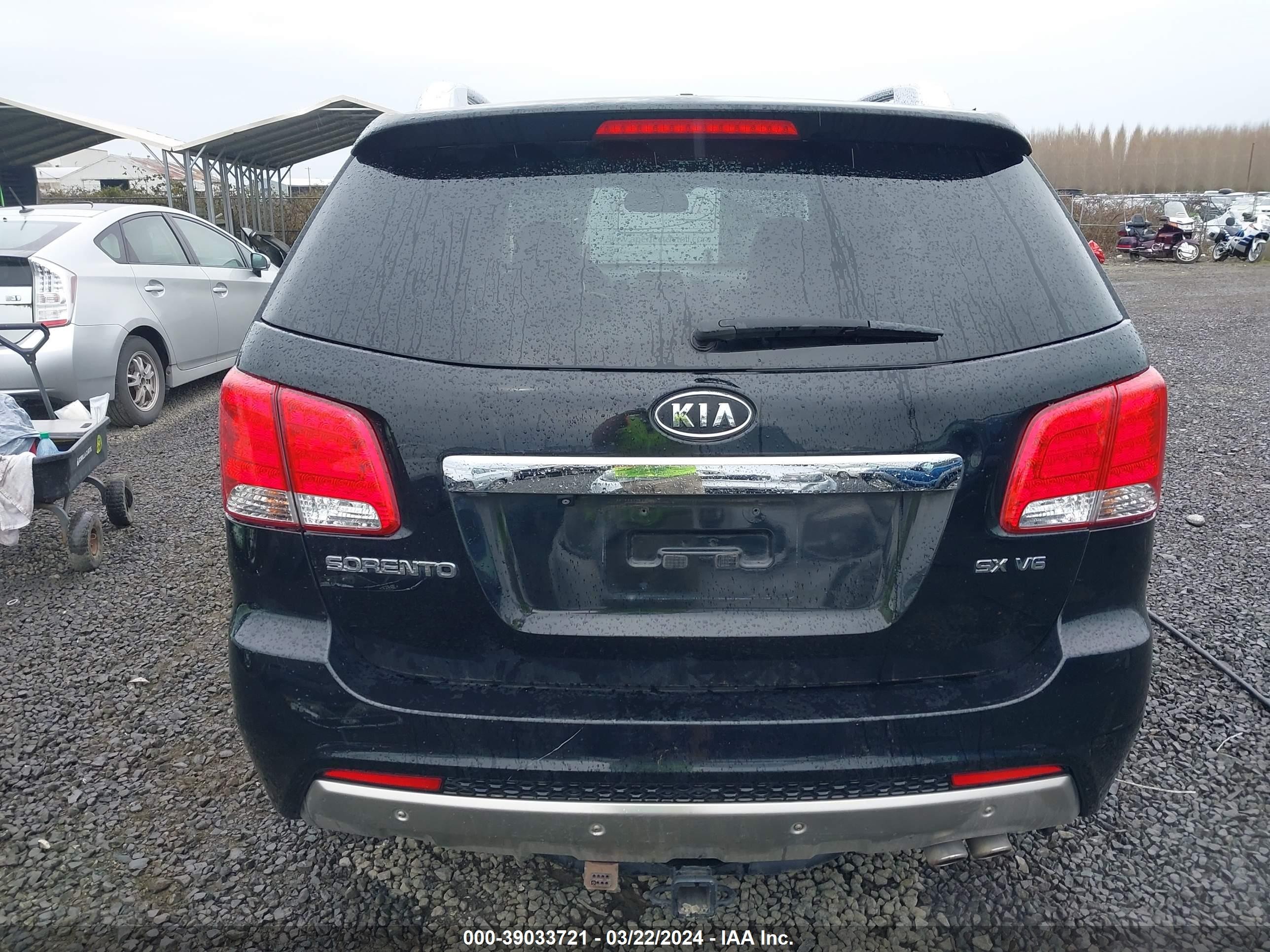 Photo 16 VIN: 5XYKW4A29BG121637 - KIA SORENTO 