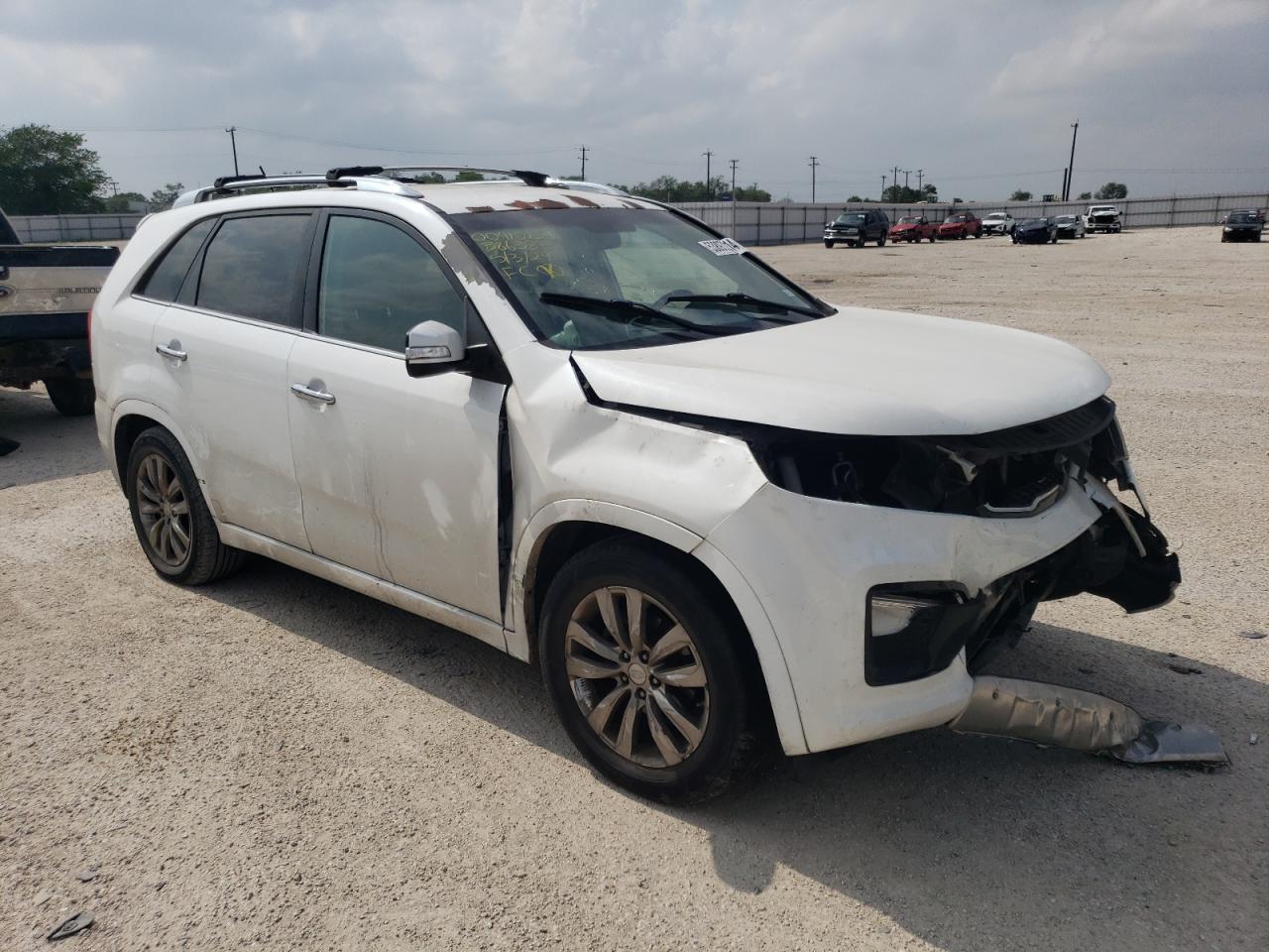 Photo 3 VIN: 5XYKW4A29DG386383 - KIA SORENTO 