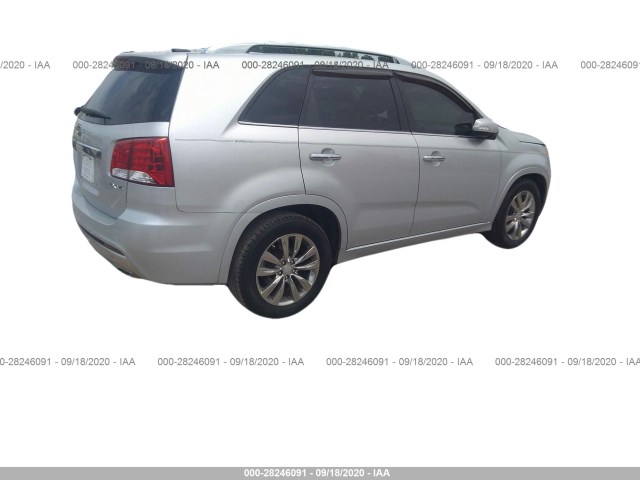 Photo 3 VIN: 5XYKW4A2XBG096621 - KIA SORENTO 