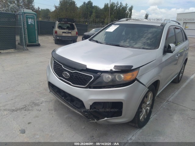 Photo 5 VIN: 5XYKW4A2XBG096621 - KIA SORENTO 