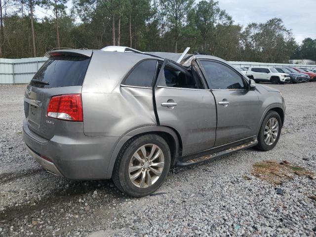 Photo 2 VIN: 5XYKW4A2XCG203880 - KIA SORENTO SX 