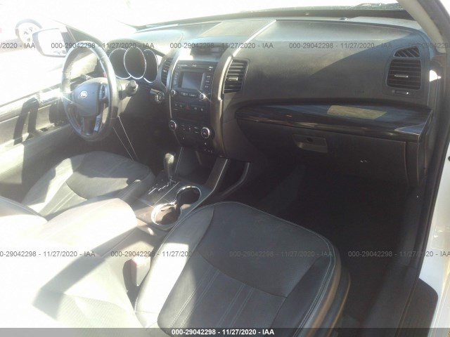 Photo 4 VIN: 5XYKW4A2XDG379734 - KIA SORENTO 