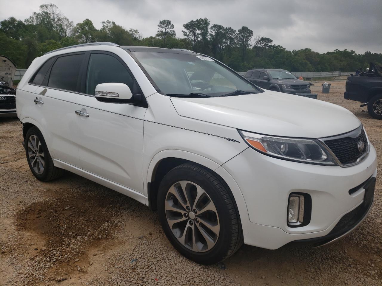 Photo 3 VIN: 5XYKW4A70EG434124 - KIA SORENTO 