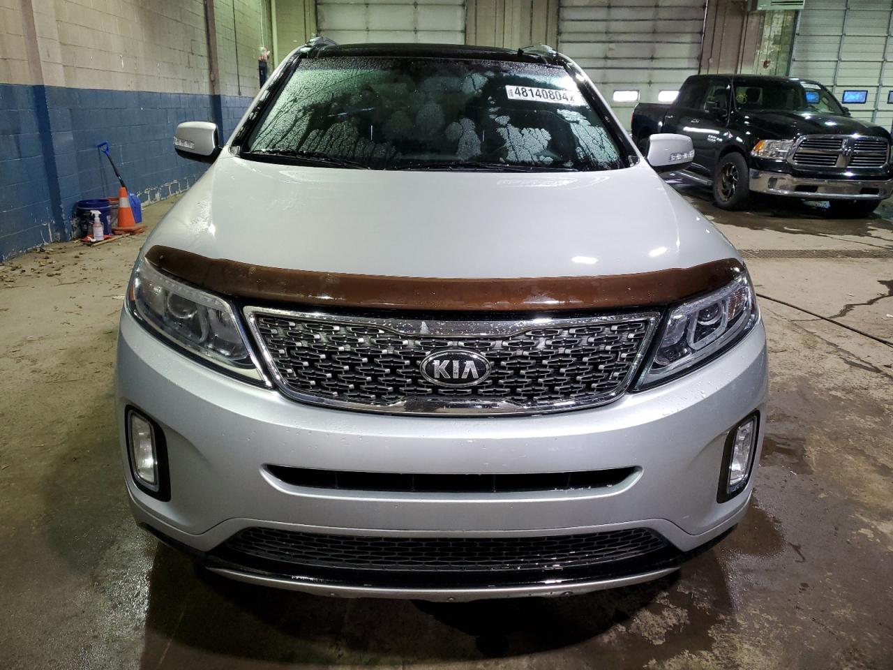 Photo 4 VIN: 5XYKW4A72FG565623 - KIA SORENTO 