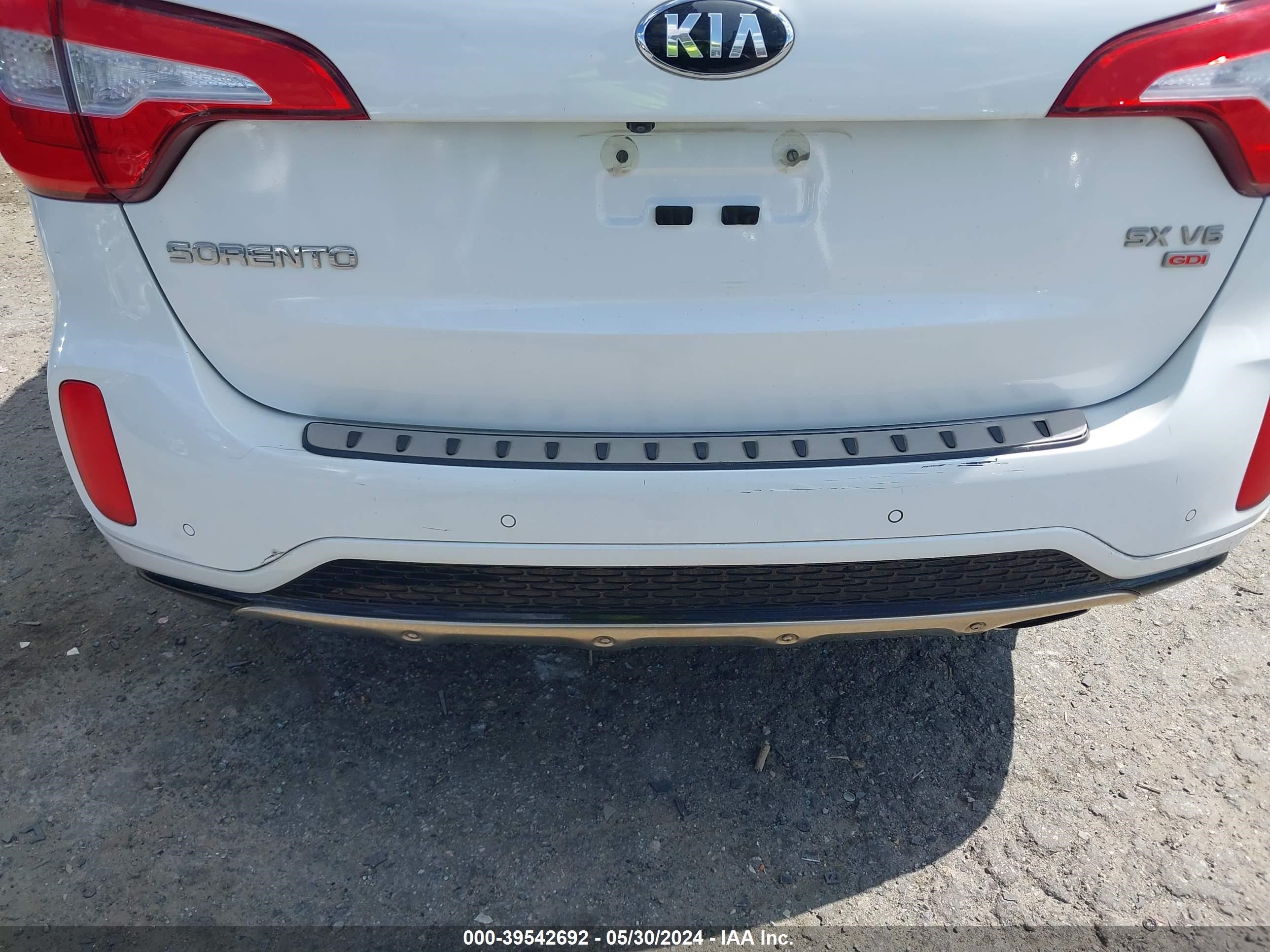 Photo 6 VIN: 5XYKW4A78FG550611 - KIA SORENTO 