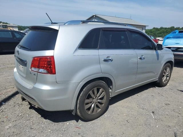 Photo 2 VIN: 5XYKWDA21BG122426 - KIA SORENTO SX 