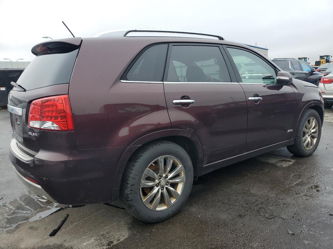 Photo 2 VIN: 5XYKWDA21DG359369 - KIA SORENTO 