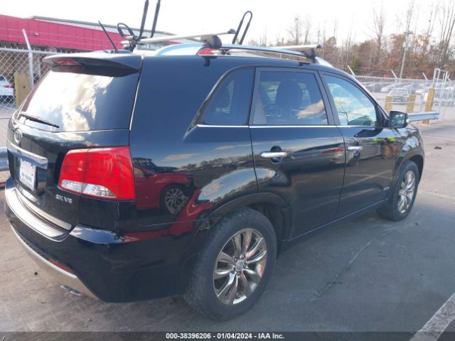 Photo 3 VIN: 5XYKWDA25CG188320 - KIA SORENTO 