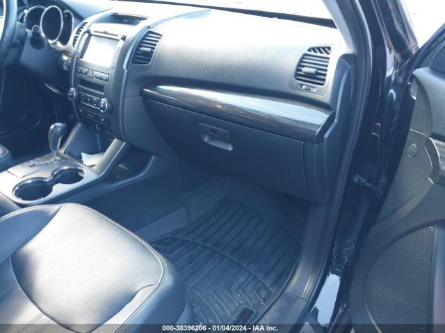 Photo 4 VIN: 5XYKWDA25CG188320 - KIA SORENTO 