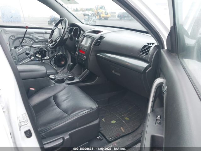 Photo 4 VIN: 5XYKWDA26BG092744 - KIA SORENTO 