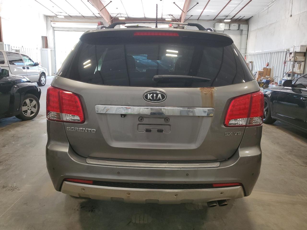 Photo 5 VIN: 5XYKWDA27DG401091 - KIA SORENTO 