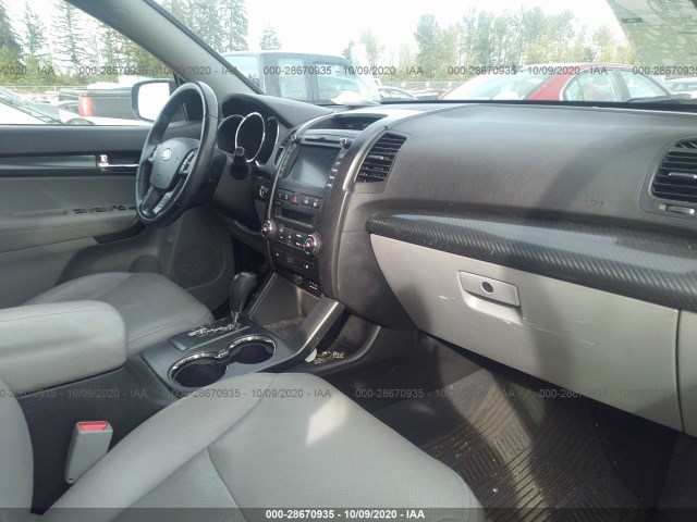 Photo 4 VIN: 5XYKWDA28BG120415 - KIA SORENTO 