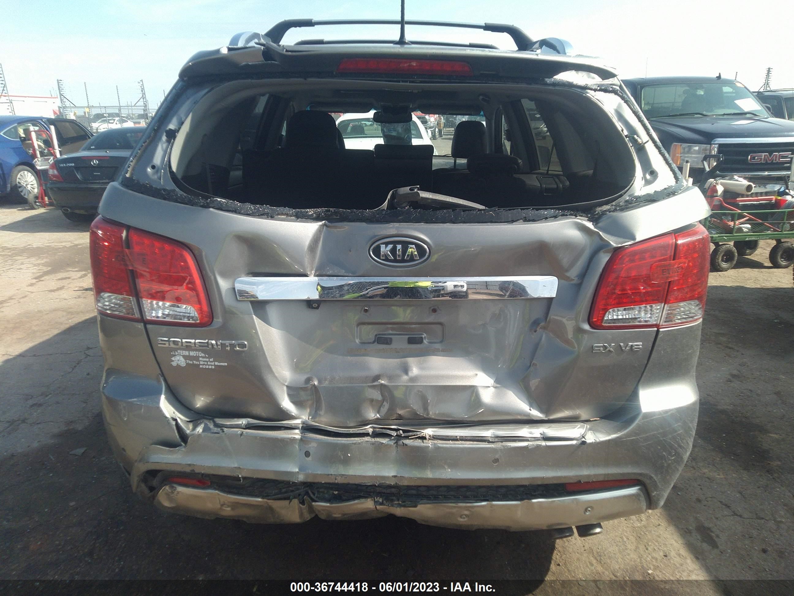 Photo 5 VIN: 5XYKWDA28DG321671 - KIA SORENTO 