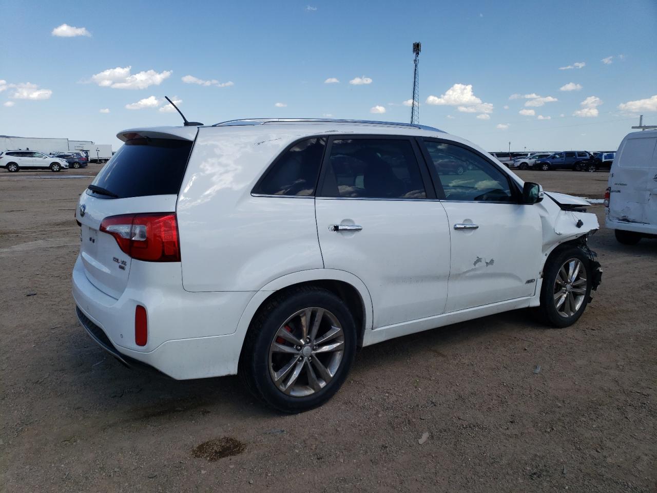 Photo 2 VIN: 5XYKWDA70EG434091 - KIA SORENTO 