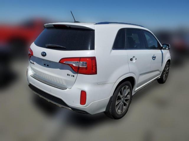 Photo 2 VIN: 5XYKWDA7XFG642674 - KIA SORENTO 