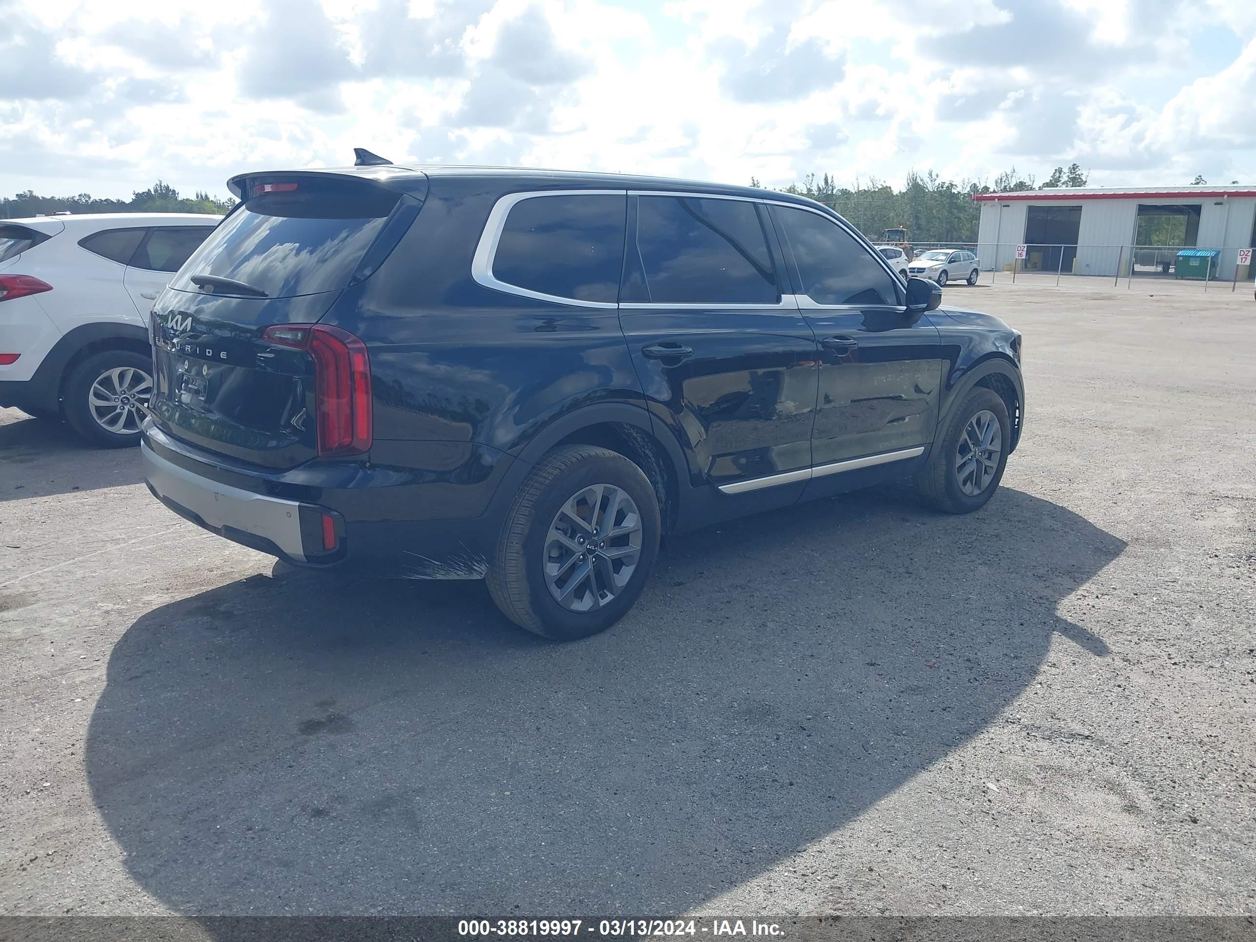 Photo 3 VIN: 5XYP24GCXRG432506 - KIA TELLURIDE 