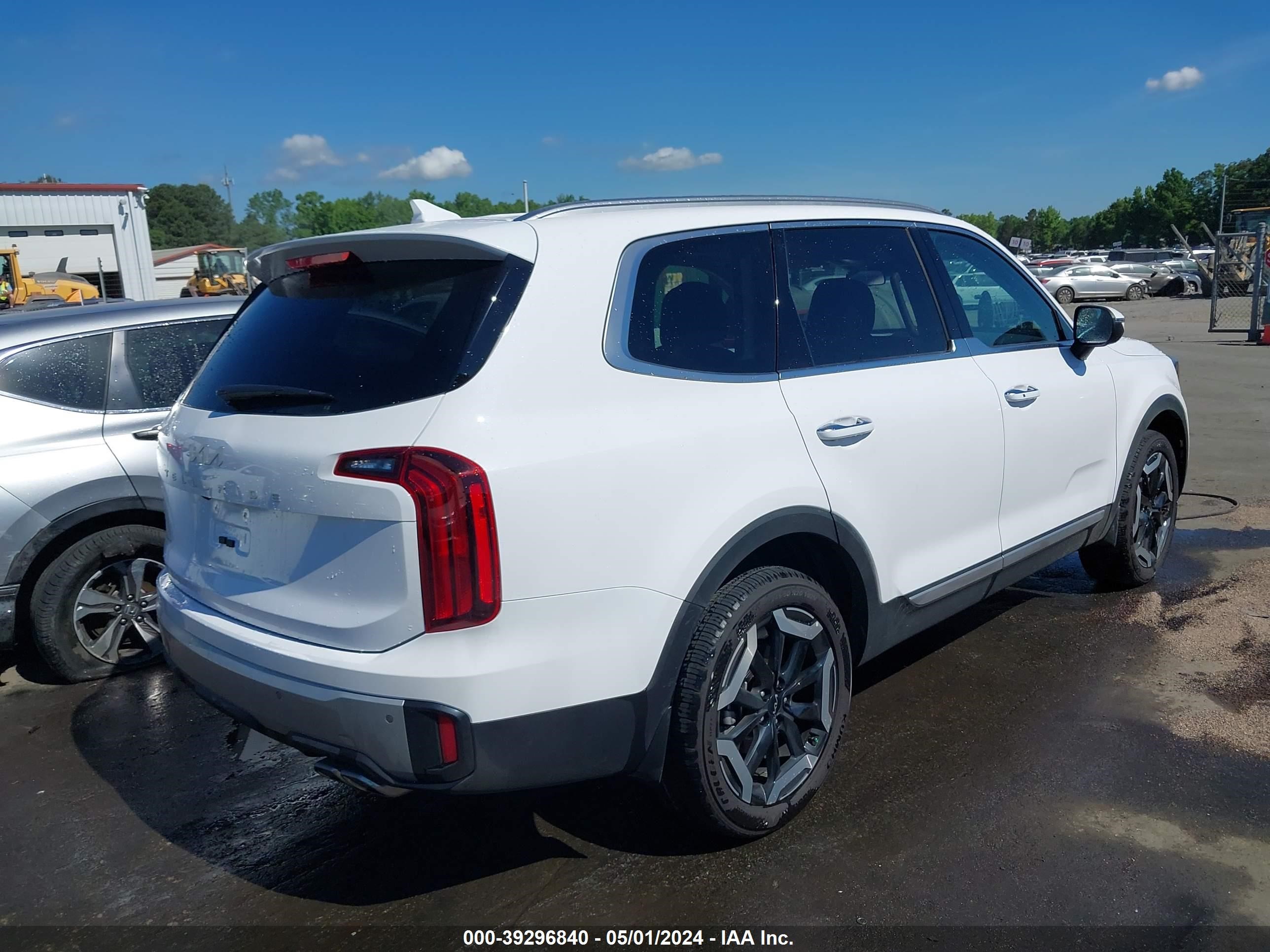 Photo 3 VIN: 5XYP64GCXRG484741 - KIA TELLURIDE 